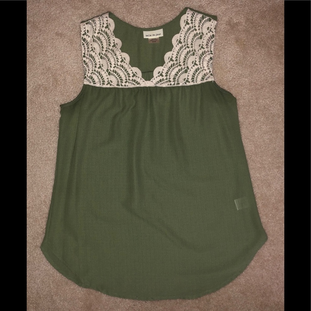 Juniors tank top with lace detail